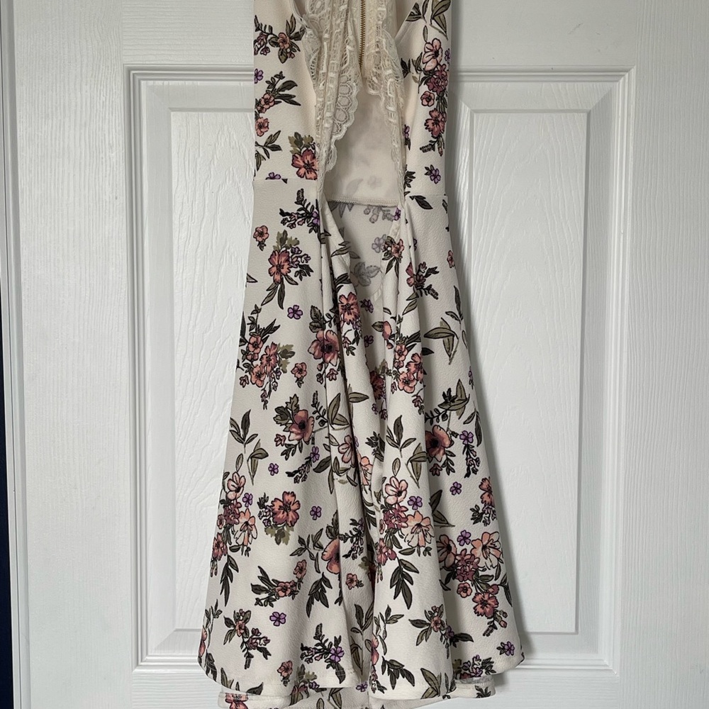 Dress - Picture 3 of 6